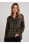  Langærmet | Dame Bella Dahl Slouchy Pocket Button Down - Olivengrøn Ternet